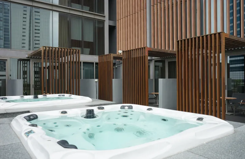 俱乐部小屋、按摩浴缸